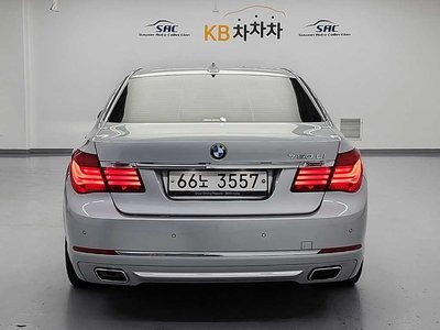 BMW 7 SERIES - 2