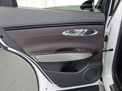 صورة مصغرة 15 لـ 2021 Genesis GV70