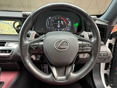 2017 Lexus LC — миниатюра 11