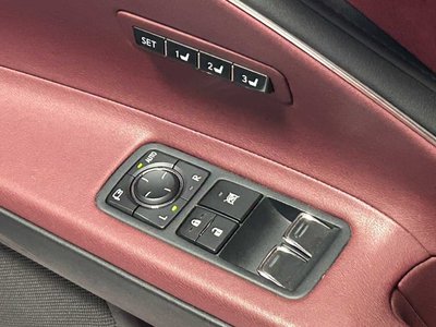 2017 Lexus LC — миниатюра 28