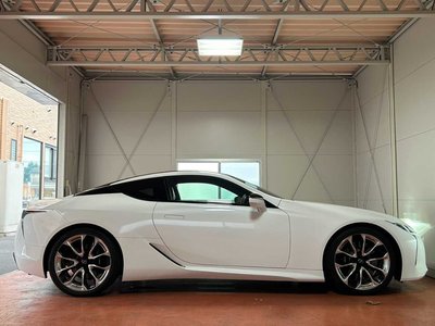 2017 Lexus LC — миниатюра 4