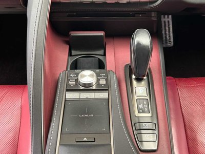 2017 Lexus LC — миниатюра 24