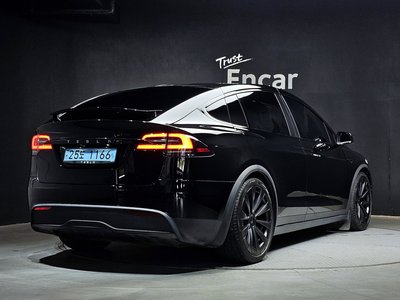 TESLA MODEL X - 4