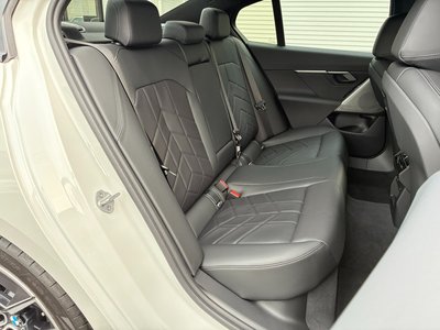 صورة مصغرة 16 لـ 2025 BMW 5 SERIES