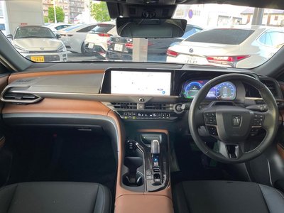 TOYOTA CROWN CROSSOVER - 2