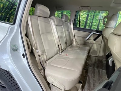 TOYOTA LAND CRUISER PRADO - 8