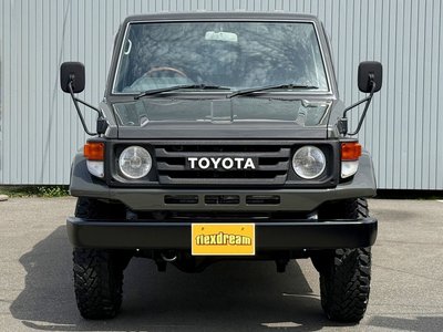 TOYOTA LAND CRUISER 70 - 10