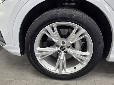 صورة 6 لـ 2023 AUDI Q8