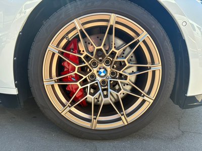 صورة 10 لـ 2024 BMW M3 SEDAN