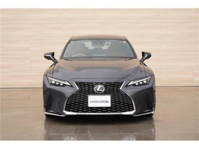 LEXUS IS - 8