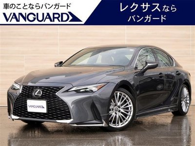 LEXUS IS - 1