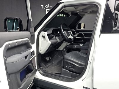 LAND ROVER DEFENDER - 10