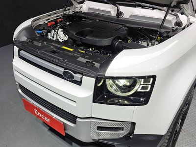 LAND ROVER DEFENDER - 7