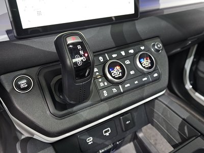 LAND ROVER DEFENDER - 9