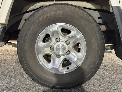 TOYOTA LAND CRUISER - 9