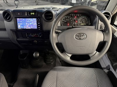 TOYOTA LAND CRUISER - 2