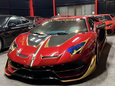 LAMBORGHINI AVENTADOR - 10