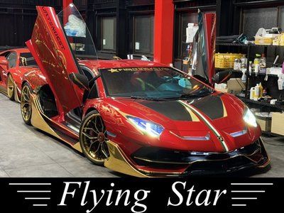 LAMBORGHINI AVENTADOR - 1