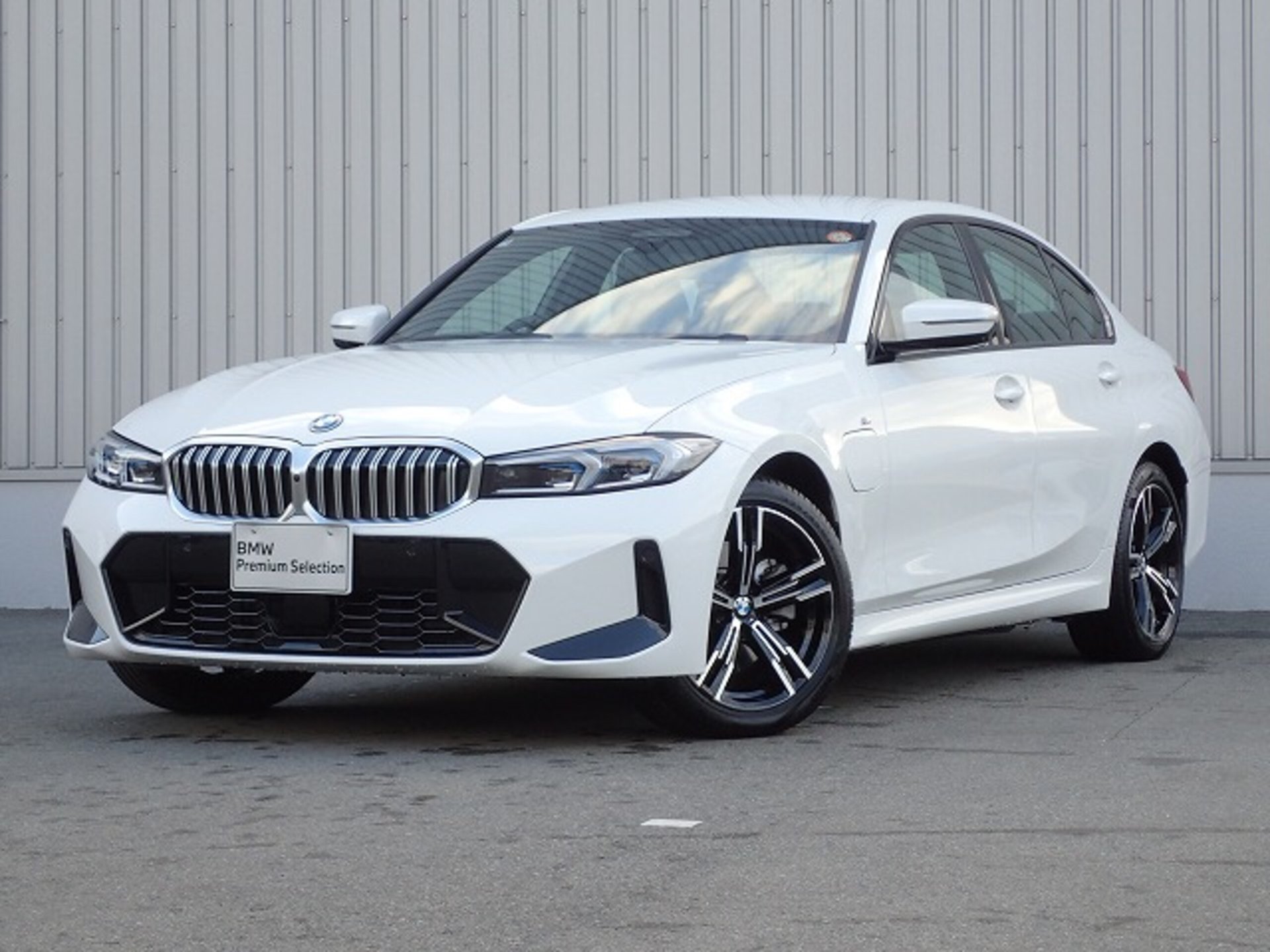 BMW 3 SERIES - View 1