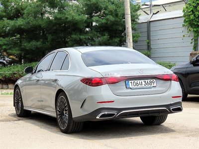 صورة 2 لـ 2024 Mercedes-BENZ E-CLASS