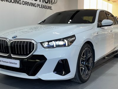 BMW 5 SERIES - 1