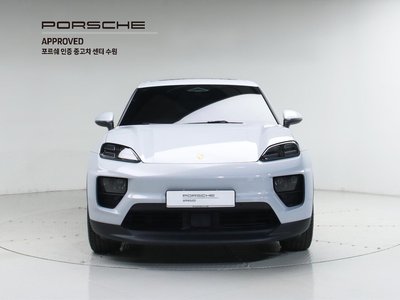 PORSCHE MACAN - 2