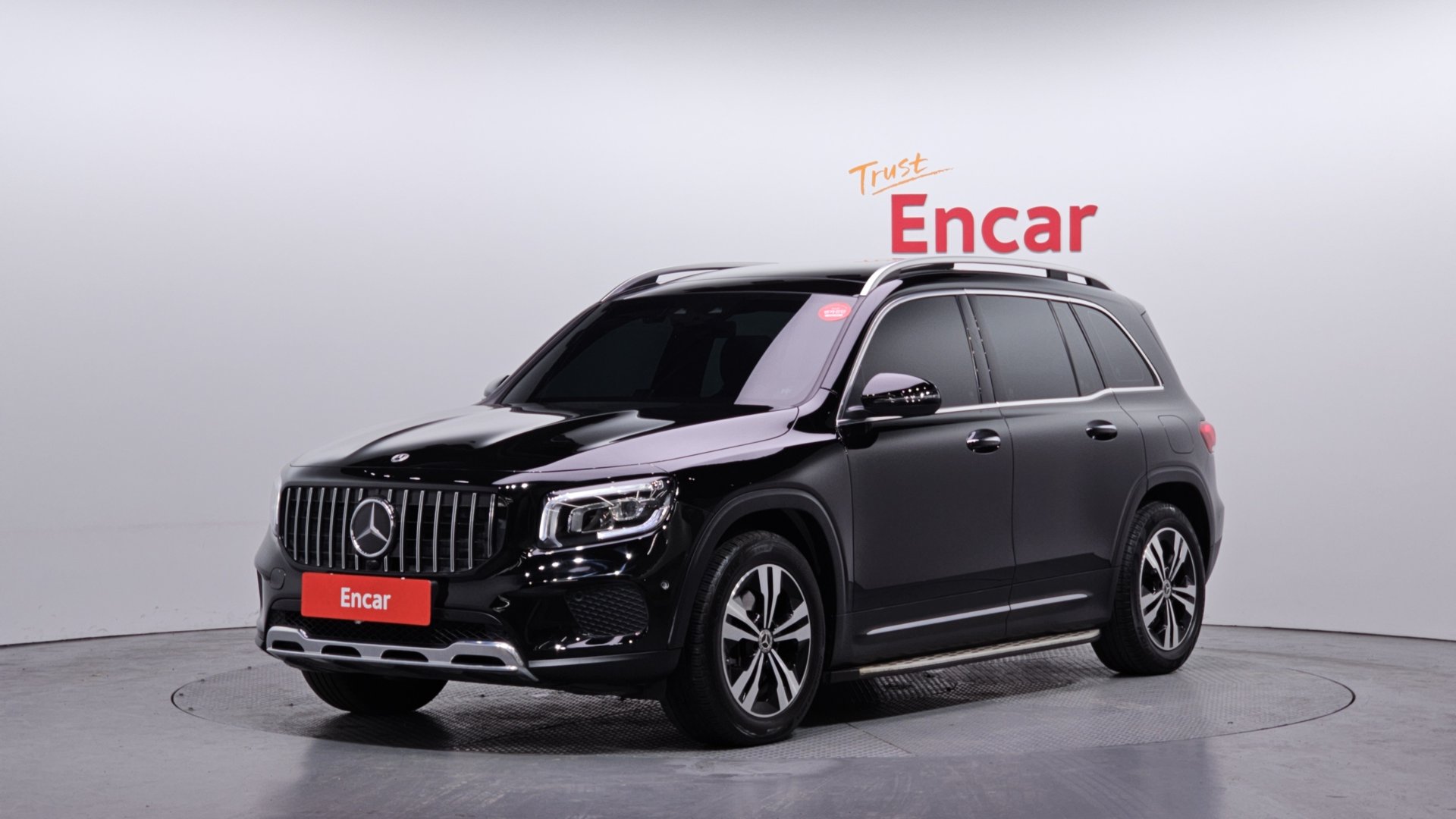 MERCEDES-BENZ GLB - View 1