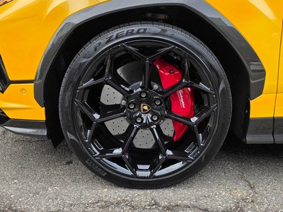 LAMBORGHINI URUS - 6