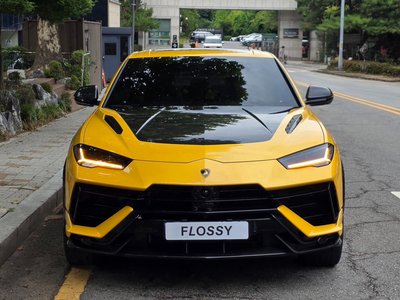 LAMBORGHINI URUS - 2