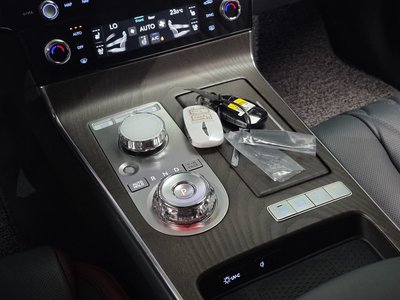 GENESIS G80 (RG3) - 9