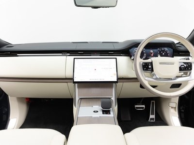 2024 LAND Rover RANGE ROVER photo 2