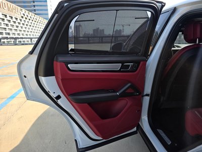 2022 Porsche CAYENNE thumbnail 18