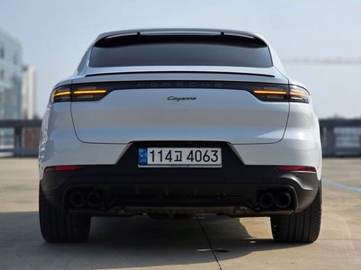 2022 Porsche CAYENNE photo 7