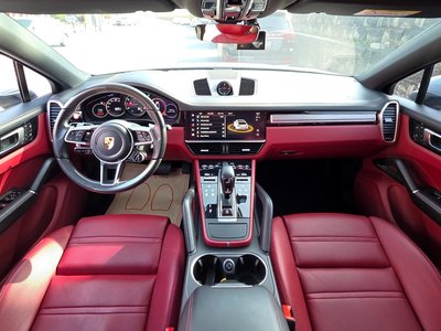 2022 Porsche CAYENNE photo 10