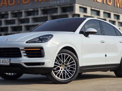 2022 Porsche CAYENNE photo 2