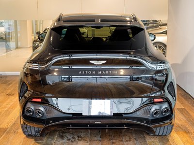 ASTON MARTIN DBX - 8