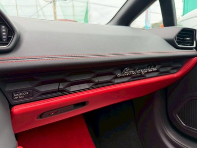 صورة مصغرة 30 لـ 2017 Lamborghini HURACAN SPYDER