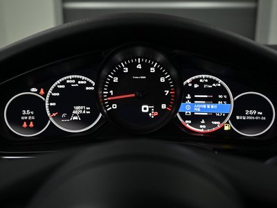 PORSCHE PANAMERA - 8