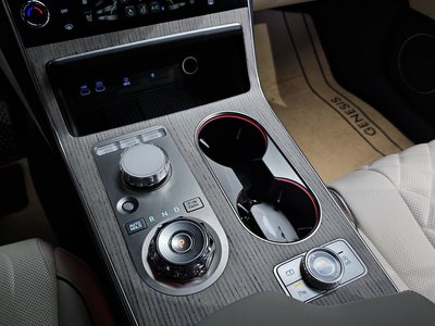 2024 Genesis GV80 photo 9