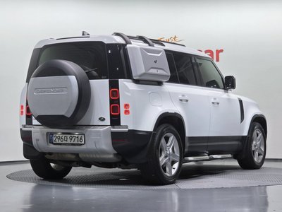 LAND ROVER DEFENDER - 4