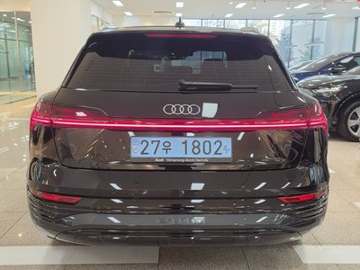AUDI Q8 E-TRON - 3