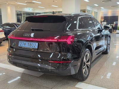 AUDI Q8 E-TRON - 5
