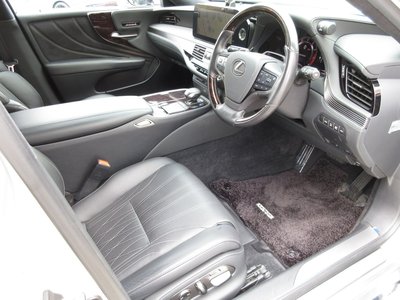 LEXUS LS - 6