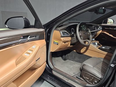 2019 Genesis G90 thumbnail 13