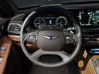 2019 Genesis G90 thumbnail 19