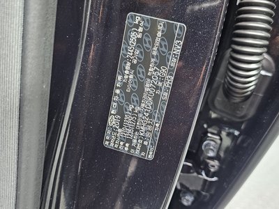2019 Genesis G90 thumbnail 35