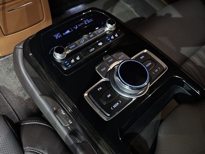 2019 Genesis G90 thumbnail 22