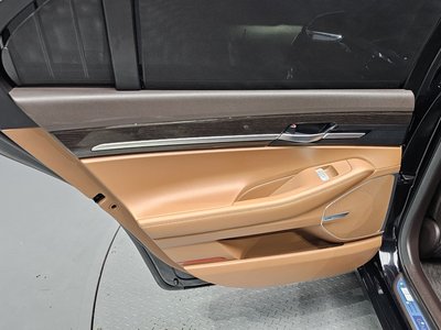 2019 Genesis G90 thumbnail 15
