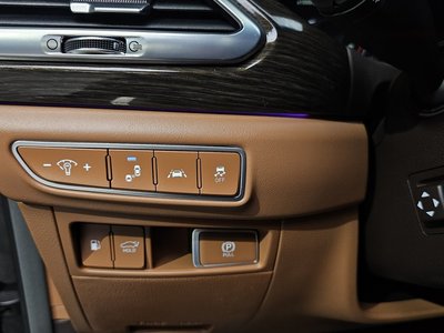 2019 Genesis G90 thumbnail 23