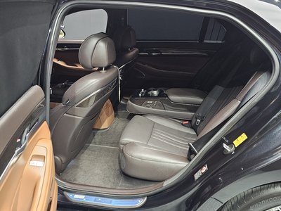 2019 Genesis G90 thumbnail 18